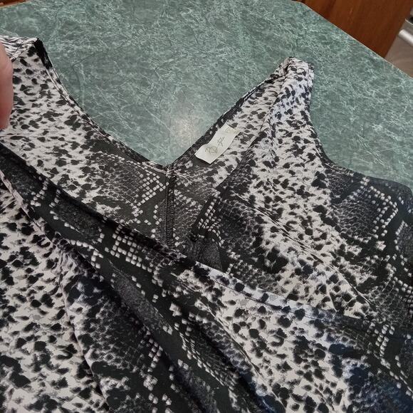 RD Style Animal Print Snake Sleeveless V Neck Romper Pockets Black White Gray - Picture 10 of 13